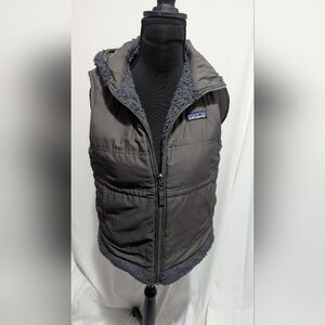 Patagonia Reversible Hooded Vest Charcoal Size S Good Condition